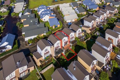 Photo of property in St Claire Village, 5/172 Mcleod Road, Te Atatu South, Auckland, 0610