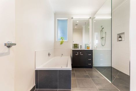 Photo of property in 5 Nikau Way, Riverhead, 0820