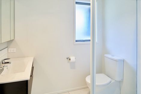 Photo of property in 32 Mooring Close, Whitby, Porirua, 5024