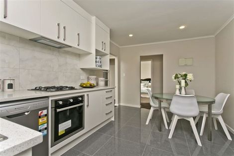 Photo of property in 24 Reid Road, New Lynn, Auckland, 0600