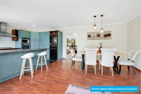 Photo of property in 26 Black Teal Close, Unsworth Heights, Auckland, 0632