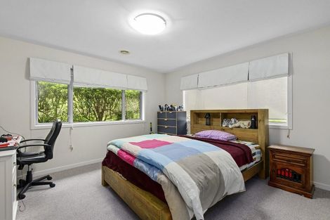Photo of property in 9 Yarnbrook Grove, Churton Park, Wellington, 6037