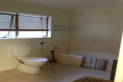 Photo of property in 36b Tamworth Crescent, Newlands, Wellington, 6037