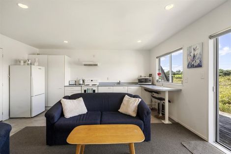 Photo of property in 51 Queen Mary Avenue, New Lynn, Auckland, 0600