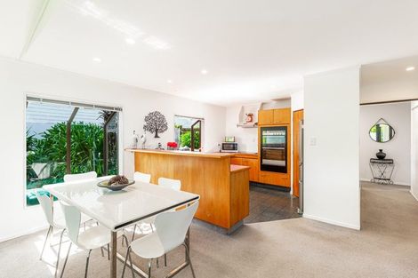 Photo of property in 8 Gregg Place, Sunnyvale, Auckland, 0612