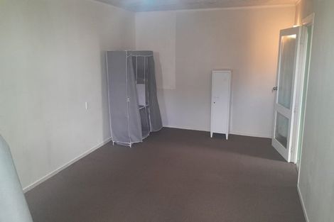 Photo of property in 35 Holland Road, Hillcrest, Auckland, 0627