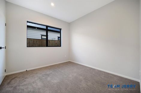 Photo of property in 43 Tributary Parade, Karaka, 2113
