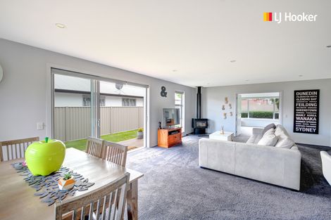 Photo of property in 8 Roblyn Place, Mosgiel, 9024