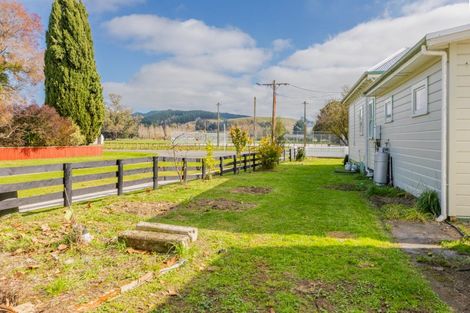 Photo of property in 19 Rochfort Street, Otane, 4202