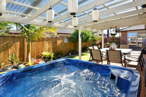 Photo of property in 38 Belfry Place, Wattle Downs, Auckland, 2103