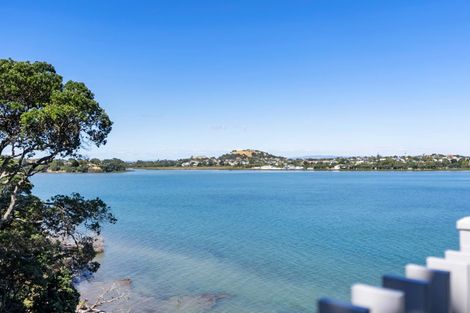 Photo of property in 21 Norwood Road, Bayswater, Auckland, 0622