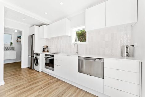 Photo of property in 851 Whangaparaoa Road, Manly, Whangaparaoa, 0930