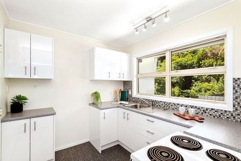 Photo of property in 6a Julia Place, Tawa, Wellington, 5028