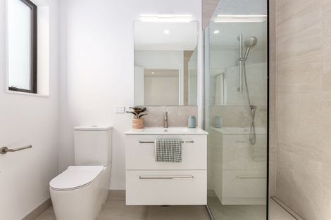 Photo of property in 2 Tiratu Rise, Whitby, 5024