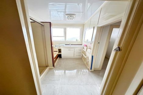 Photo of property in 204 Edmonton Road, Te Atatu South, Auckland, 0610