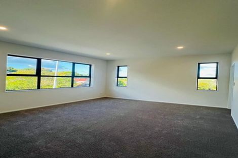 Photo of property in 46 Topliss Drive, Northcross, Auckland, 0632