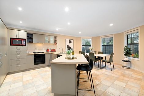 Photo of property in 30 South Kensington Way, Henderson, Auckland, 0612