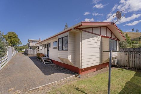 Photo of property in 15 Kawakawa Road, Whitianga, 3510