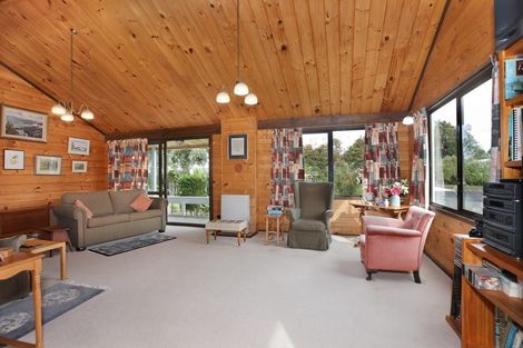 Photo of property in 3 Oxford Street, Marton, 4710