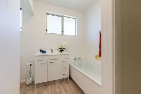 Photo of property in 9 Bonar Place, Woolston, Christchurch, 8062