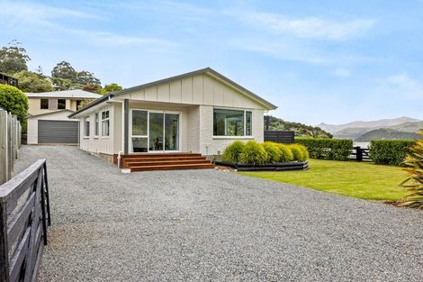 Photo of property in 2 Haywards Lane, Duvauchelle, 7581