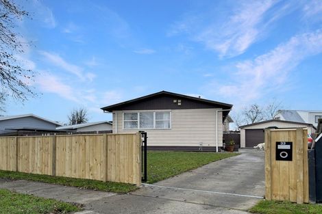Photo of property in 33 Suzanne Grove, Kelvin Grove, Palmerston North, 4414