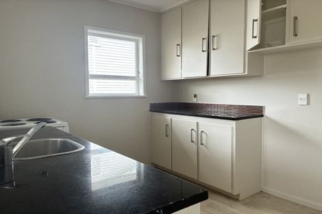 Photo of property in 2/468 Swanson Road, Ranui, Auckland, 0612