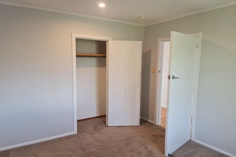 Photo of property in 20 Taipari Road, Te Atatu Peninsula, Auckland, 0610