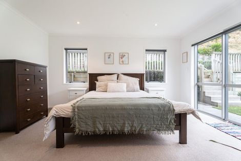 Photo of property in 21 Bickerton Rise, Churton Park, Wellington, 6037