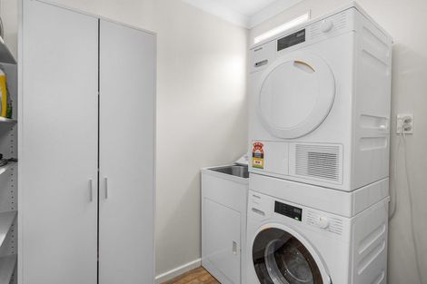 Photo of property in 310 Memorial Avenue, Burnside, Christchurch, 8053