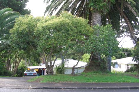 Photo of property in 31 Amberley Avenue, Te Atatu South, Auckland, 0610