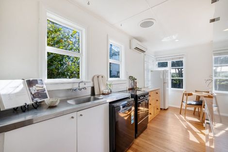 Photo of property in 16 Balgay Street, Upper Riccarton, Christchurch, 8041