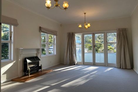 Photo of property in 6 Station Road, Khandallah, Wellington, 6035