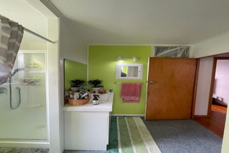 Photo of property in 5 Lex Avenue, Green Bay, Auckland, 0604
