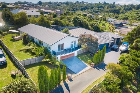 Photo of property in 43 Tongariro Drive, Aotea, Porirua, 5024