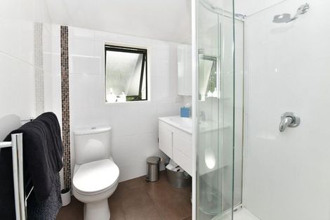 Photo of property in 18 Montcalm Close, Orewa, 0931