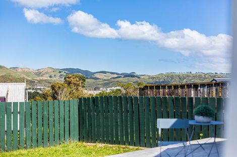Photo of property in 3 Toporoa View, Ascot Park, Porirua, 5024