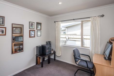 Photo of property in 19 Matuku Place, Paraparaumu Beach, Paraparaumu, 5032