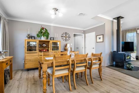 Photo of property in 19a Kawaha Point Road, Fairy Springs, Rotorua, 3015