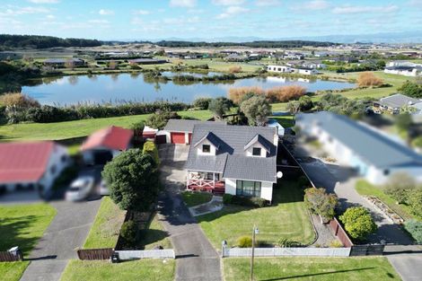 Photo of property in 38 Hennessy Street East, Foxton Beach, Foxton, 4815