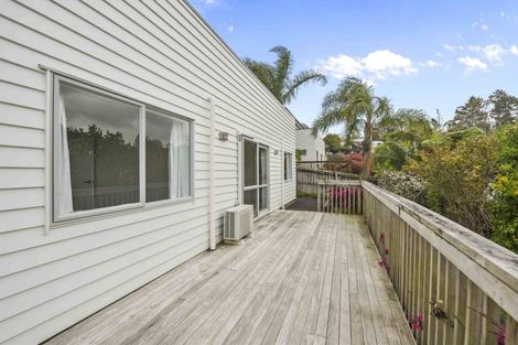 Photo of property in 114 Fairview Avenue, Fairview Heights, Auckland, 0632