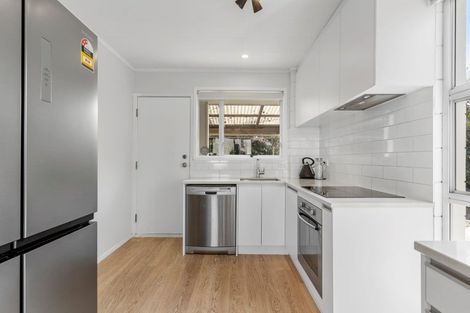 Photo of property in 3/1 Cockayne Crescent, Sunnynook, Auckland, 0620