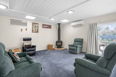 Photo of property in 15 Wood Street, Greytown, 5712