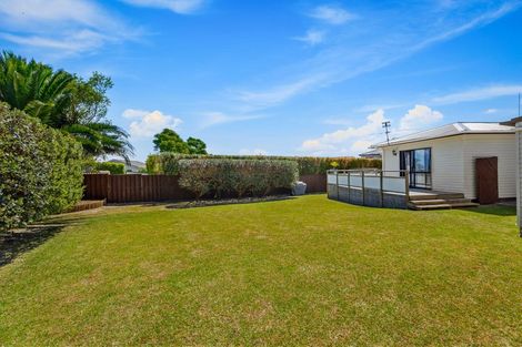 Photo of property in 114a Mcleod Road, Te Atatu South, Auckland, 0610