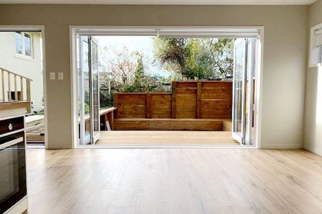 Photo of property in 28 Kokiri Street, Te Atatu South, Auckland, 0610