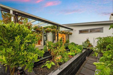 Photo of property in 4 Taumata Road, Omaha, Warkworth, 0986