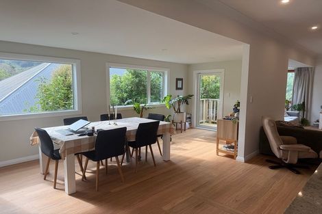 Photo of property in 43 Makara Road, Karori, Wellington, 6012