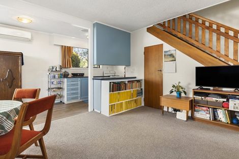 Photo of property in 115f2 Queens Drive, Lyall Bay, Wellington, 6022