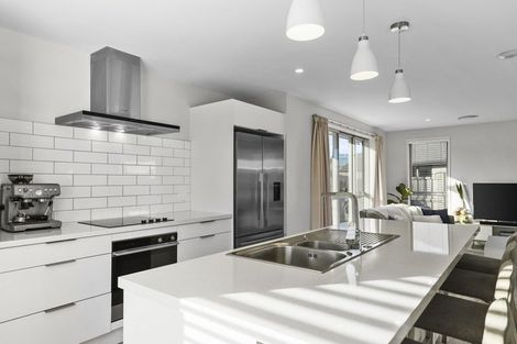 Photo of property in 37 Kahuparere Crescent, Pyes Pa, Tauranga, 3112