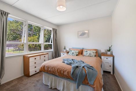 Photo of property in 1/50 Kaipatiki Road, Glenfield, Auckland, 0629